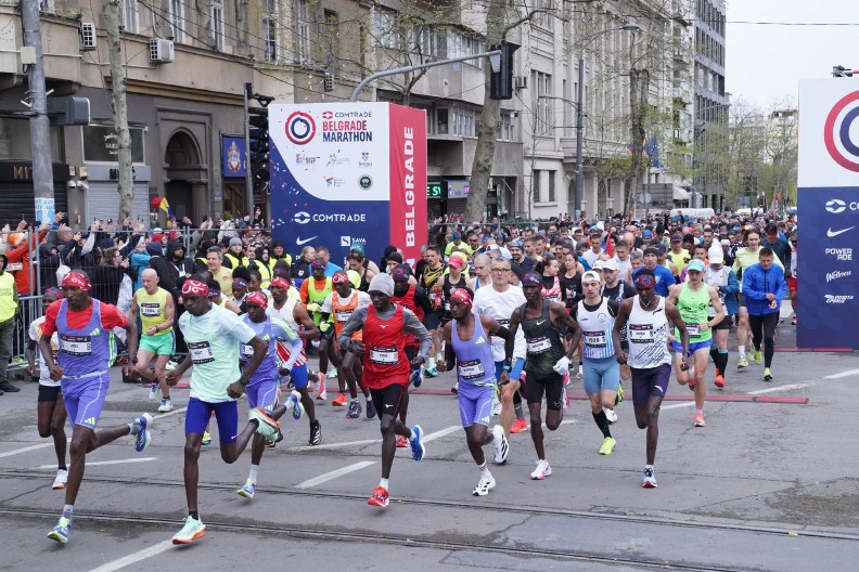 MANIFESTACIJA ''DANI PORODICE''! Svečano otvorena Beogradskim maratonom! (FOTO)