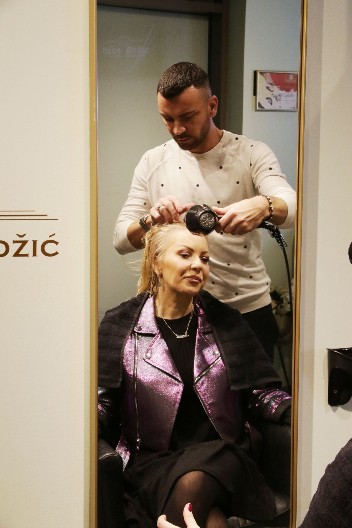 IVANA SELAKOV VIŠE NE IZGLEDA OVAKO! Odlučila se na drastičnu promenu imidža, ćerka je jedva prepoznala (FOTO)