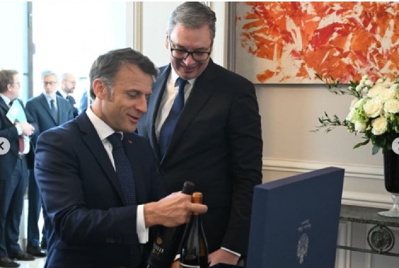 'HVALA DRAGOM PRIJATELJU EMANUELU MAKRONU NA TOPLOJ DOBRODOŠLICI' Vučić: Razgovarali smo o svemu, verujem da će to doneti konkretne i dobre rezultate za Srbiju