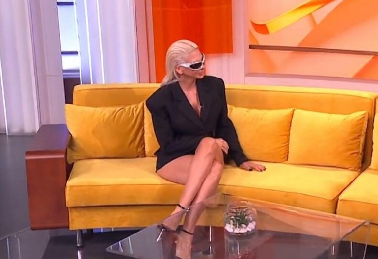 JELENA KARLEUŠA ŠOKIRALA GLEDAOCE Pevačica otkrila da bi bila sa voditeljkom Jutarnjeg programa, evo šta je rekla!