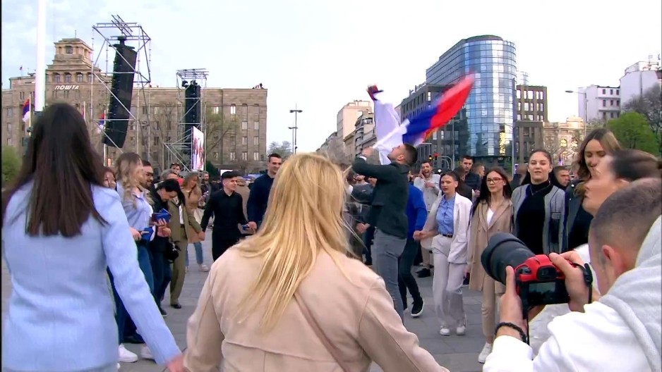 OPŠTE VESELJE NA SVENARODNOM SABORU Građani opleli kolce uz trubače, svečarska atmosfera! (FOTO)