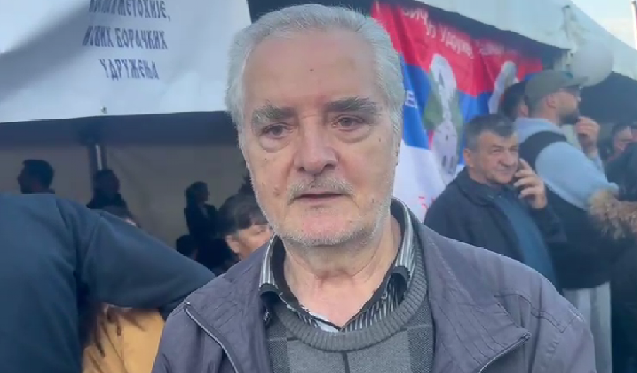 "OVDE IMA MOGO MLADOG SVETA"  Mile Vrameš, penzioner i magistar elektrotehnike: Jedva čekamo predsednikov govor (VIDEO)