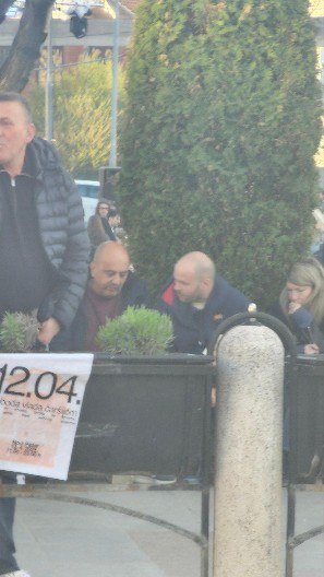 SLAB ODZIV NA PROTESTU U NOVOM PAZARU Nema ih ni dve hiljade, ali tu su opozicionari Voštinić, Milivojević i drugi (FOTO)