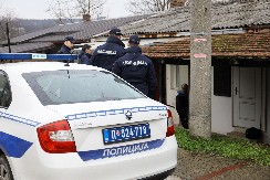 PUCNJAVA IZ AUTOMATSKE PUŠKE KOD VRANJA   Blokirano selo Neradovac nakon prijave o vatrenom okršaju