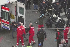 OGLASIO SE MUP "Grupa koja blokira RTS blokirala vozila policije, jedan policajac povređen"