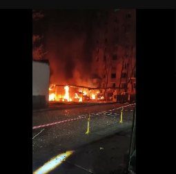 DNJEPAR U PLAMENU, ODJEKIVALE EKPLOZIJE Troje poginulih u masovnom napadu, među povređenima i BEBA I DVOJE DECE (FOTO/VIDEO)