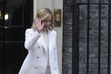 HOD PO ŽICI ĐORĐE MELONI Italijanska premijerka kreće za Vašington, ulozi su astronomski