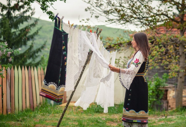 STARE ŽENE KAŽU - ŠTA SANJAŠ VEČERAS, TO TI JE ŽIVOT SUTRA Veliki četvrtak zna tvoju tajnu