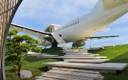 Spavajte u luksuznom Boingu 737 na litici Balija – noćenje košta preko 7.000 evra (VIDEO)