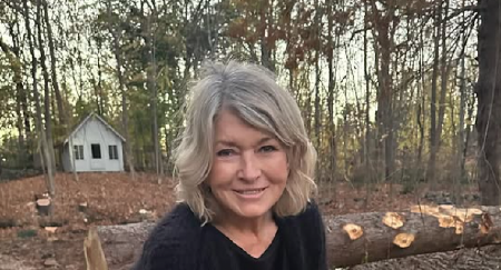 HEKLANI DŽEMPER JE STVOREN ZA PROLEĆE Prijatan i lagan, u njemu se nećete znojiti, a ova nijansa će vas definitivno podmladiti