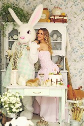 USKRS U DOMU JELENE KOSTOV: "Da suprug sedi kod kuće sa decom za praznik, a ja da pevam? To nikako!"