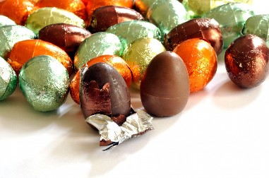 DEČAK (7) UMRO OD TROVANJA ČOKOLADNIM USKRŠNJIM JAJIMA? Sve isplanirala bivša maćeha