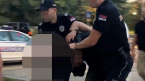 UHAPŠEN JER JE DEDU NOŽEM SEKAO PO VRATU  Unuk na saslušanju izjavio da su mu namestili