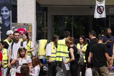 "POSTOJI SPOLJAŠNJI I UNUTRAŠNJI FAKTOR" Profesor Petrov raskrinkao nasilne blokadere: Sprovode državni udar