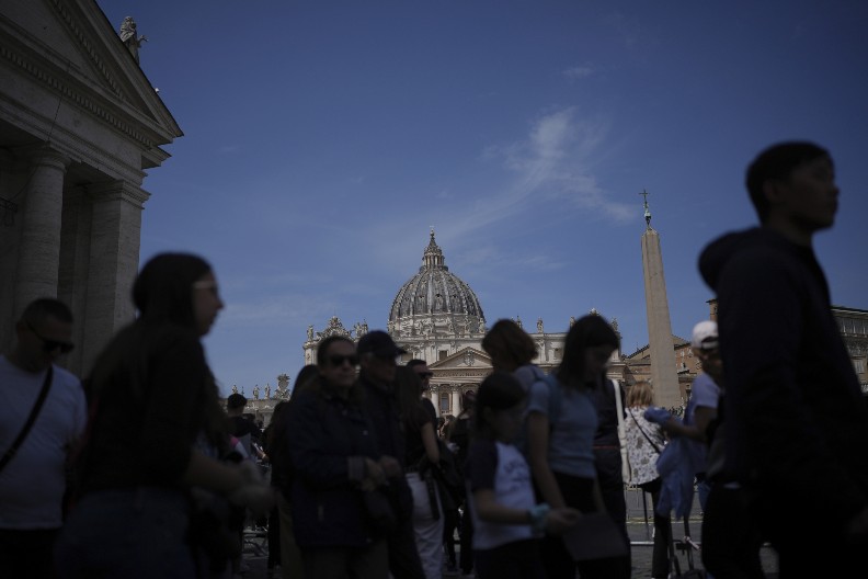 SEDE VACANTE - STOLICA JE PRAZNA Evo šta će se desiti u Vatikanu posle smrti pape