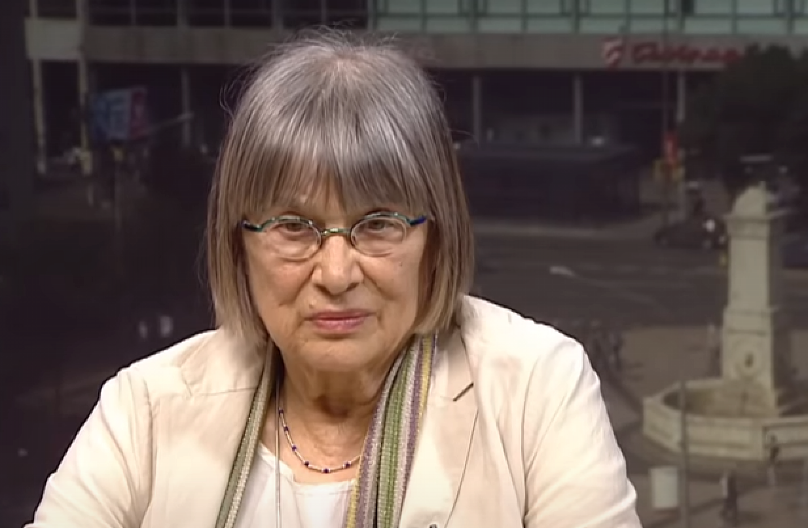 FAŠISTIČKE BLOKADE ISPRED RTS PRETVORILE SE U ANTISRPSKO ORGIJANJE Komanduje im - Nataša Kandić