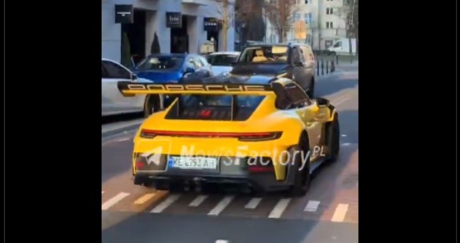 RAZOTKRIVEN SKANDAL, KO OVO PLAĆA? Pogledajte kakva besna kola voze Ukrajinci! Sve pršti od luksuza (VIDEO)