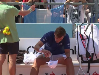 HAMAD ŠOKIRAO SVE OVIM POTEZOM Evo zbog čega je Međedović sipao energetsko piće u kačket (VIDEO)