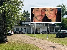 NEĆE VALJDA OVAKAV DA SE ŽENI? Budući mladoženja mislio da ga kamere ne snimaju, pogledajte šta je obukao, Tea ne izlazi iz sobe (FOTO)