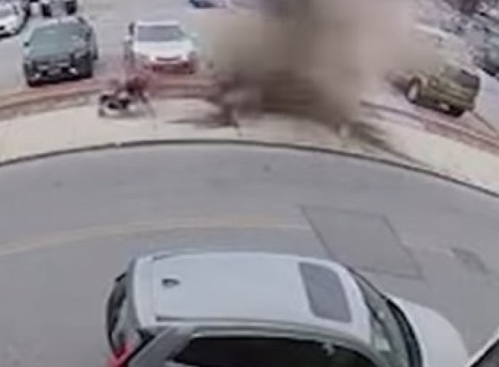 BAKU I UNUKU SEKUNDE DELILE OD SIGURNE SMRTI Mirna šetnja pretvorila se u horor, začula se eksplozija, a onda je krenulo da šiklja! (VIDEO)