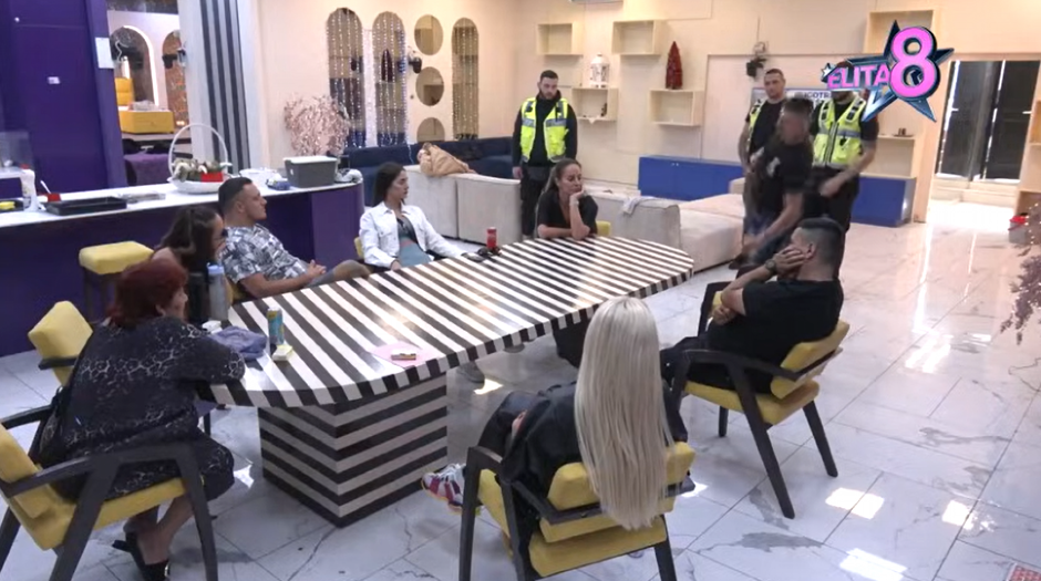 RADA VASIĆ IZGOVORILA SKANDALOZNE UVREDE ANĐELI ĐURIČIĆ! Pokazala svoje pravo lice, udružila se sa Kordom, u sve umešali i Zvezdana Slavnića!