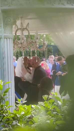 EKSKLUZIVNI SNIMAK SA SVADBE TEE TAIROVIĆ Emotivne scene sa venčanja kidaju dušu (VIDEO)