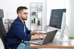 Njihova prosečna plata u Srbiji je 288.617 dinara – malo su pali, ali su se brzo oporavili