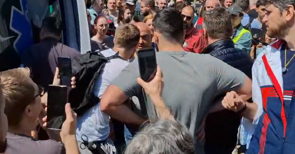 NASILJE DINKA GRUHONJIĆA I BRAJANA BRKOVIĆA Pravili haos ispred DIF-a u Novom Sadu (VIDEO)