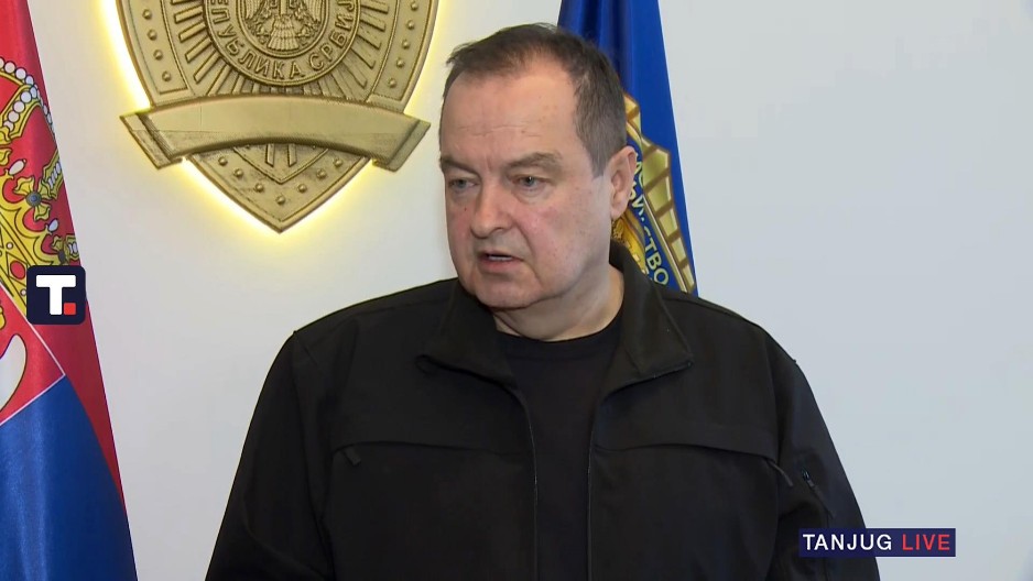 DEKAN PATRIK DRID JE POVREĐEN Dačić: Blokaderi su zabranili Hitnoj pomoći da priđu, izbušili su im gume (VIDEO)