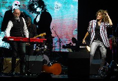 "KRIO SE U NJENOM STANU U CENTRU BEOGRADA, A MENI GOVORIO DA JE U POLJSKOJ" Žena srpskog pevača saznala za prevaru: "Lagao je i mene i decu"