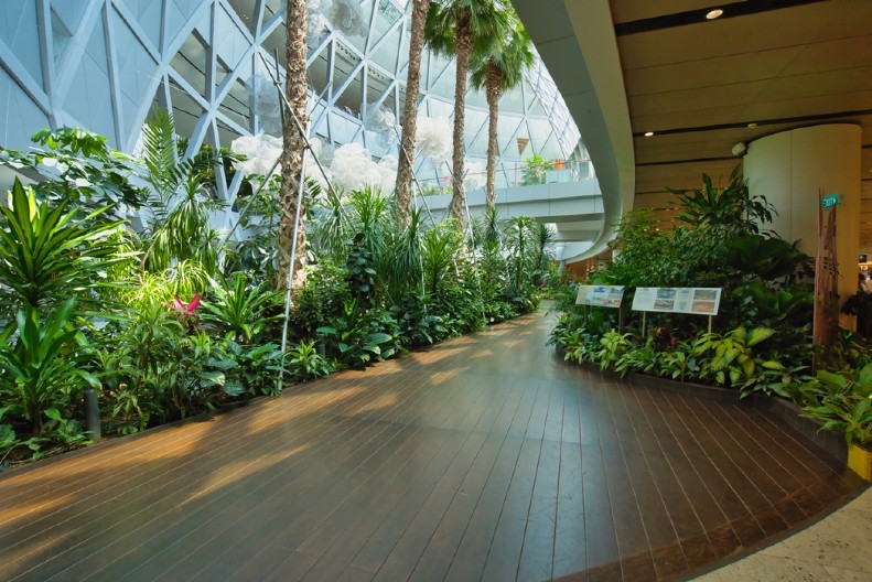 NAJBOLJI AERODROM NA SVETU PUTNICI OBOŽAVAJU Mnogi dolaze samo da bi uživali u ambijentu i uzbudljivim sadržajima