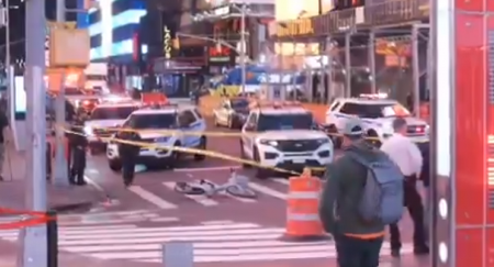 KRVAVA SCENA NASRED TAJMS SKVERA! Ovo su snimci sa lica mesta strašne pucnjave (VIDEO)