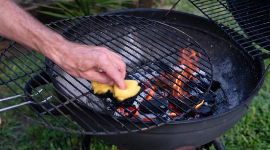 BIĆE BOLJI NEGO BANJALUČKI I SARAJEVSKI, PRSTE DA POLIŽETE Kako za 1. maj ispeći najbolje ćevape, trik je u jednoj stvari na roštilju