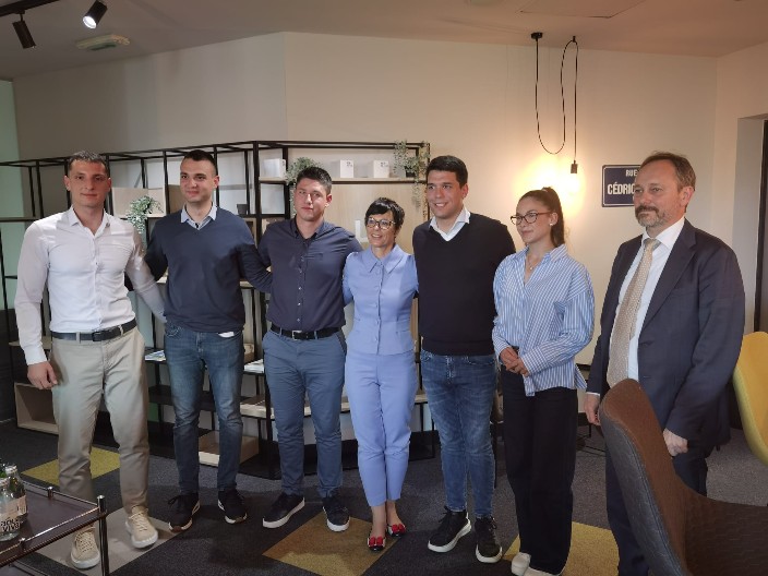 PRVI PUT, OD PREDSEDNIKA REPUBLIKE, DA JE NEKO RAZUMEO SVE NAŠE PROBLEME Studenti koji žele da uče se oglasili nakon sastanka sa Martom Kos (VIDEO)