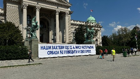 NAJVEĆI SKUP DANAS JE NA POZIV STUDENATA KOJI ŽELE DA UČE! Njihovi zahtevi nisu ispunjeni: Srbija će pobediti i ovo zlo! (FOTO)