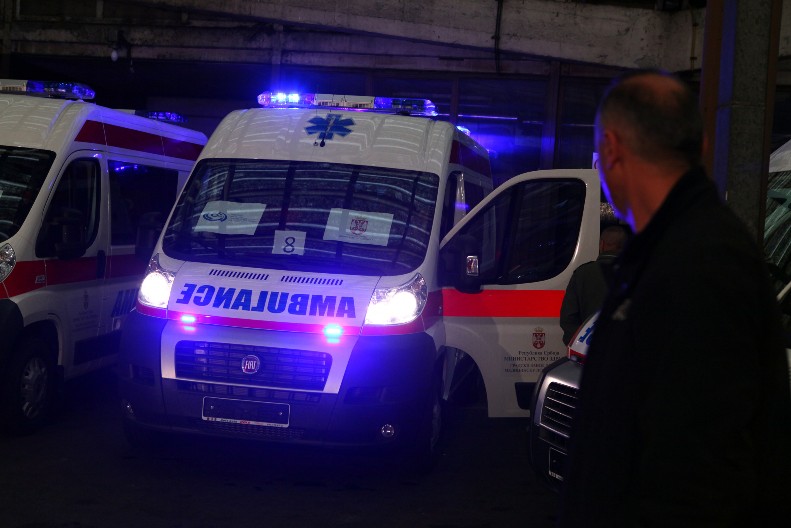 TUKLI GA RUKAMA I NOGAMA PO GLAVI I TELU Vozač autobusa brutalno isprebijan na Novom Beogradu