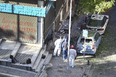 EKSPLOZIJA U SOLUNU! Bombaški napad krenuo po zlu! Ima mrtvih! (FOTO)