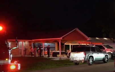 PUCNJAVA NA PORODIČNOJ PROSLAVI! IMA MRTVIH: Ranjene našli svuda oko kuće, horor u Teksasu (VIDEO)