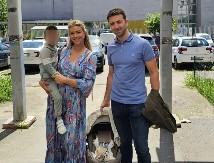 PEVAČ IZVEO ŽENU IZ PORODILIŠTA! Emotivna poruka je sve dovela do suza! (FOTO)