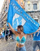 25. MAJ - DAN RADOSTI Goreće Napulj, dolazi i vrela Valentina