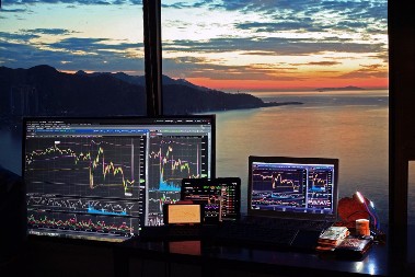 ŠOKATNA UPOZORENJA SUPERKOMPJUTERA: Sudbina čovečanstva na prekretnici do 2050. godine!