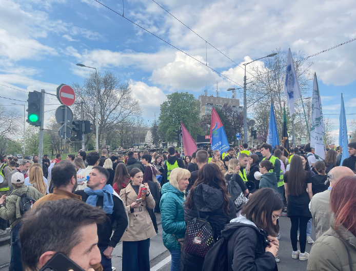 KRENULA BORBA ZA FOTELJE!  Sve drugo je bilo laž i prevara (FOTO)