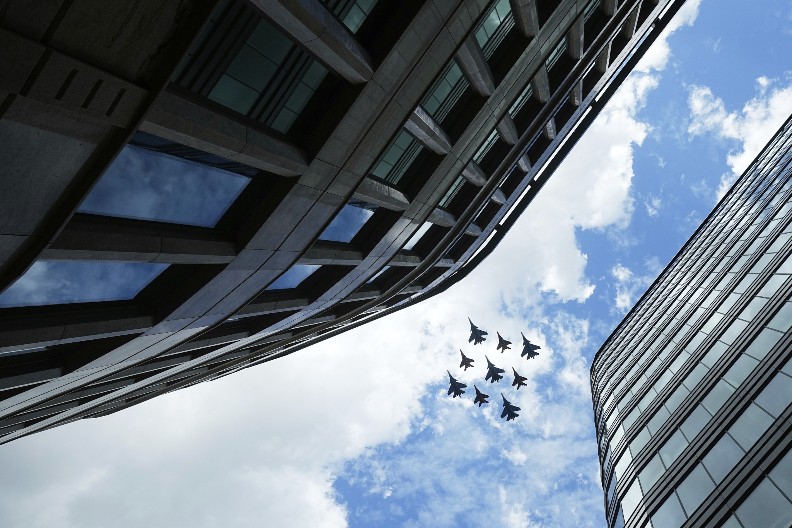 "OLAKŠVA UČEŠĆE NA DOGAĐAJU 9. MAJA" Pogeldajte sramno objašnjenje Letonije! Ovako su opravdali što su zabranili prelet predsedničkog aviona!