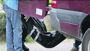 SNAJA IZBOLA SVEKRVU 120 PUTA SA DVA KUHINJSKA NOŽA Psihijatri iz Beograda svedoče o snaji monstrumu iz Dubnice kod Sjenice