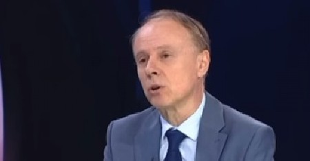 VUČIĆ O REKTORU: Za neradnike nema para i tako će da ostane