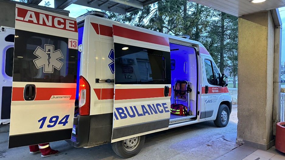 TRAGEDIJA U BARAJEVU! Muškarac sleteo sa puta na prugu, pa se zakucao u voz!