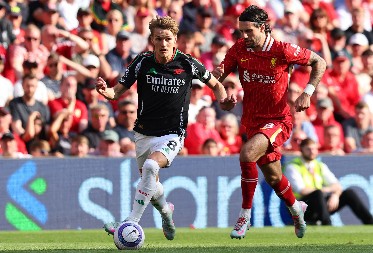 SPEKTAKL NA ENFILDU Liverpulu malo 2:0, Arsenal sa desetoricom izbegao poraz