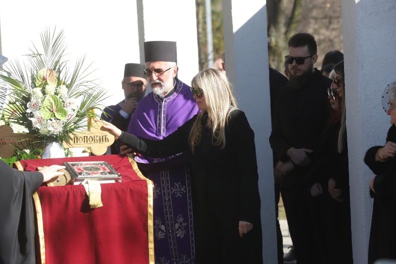 SAŠINA UDOVICA NOĆ PROVELA POD OSTROGOM Suzana prvi put spavala u konaku: "Preplavila me je blagodat"