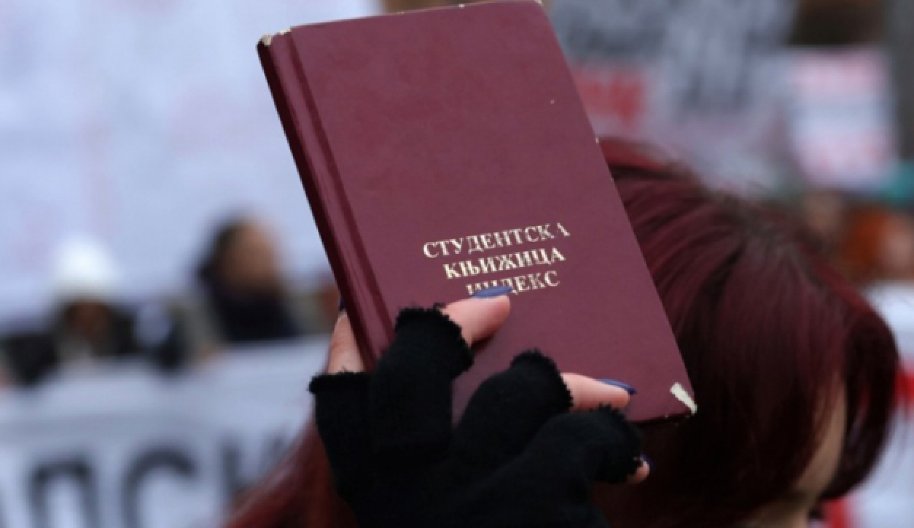 BLOKADERI FOTELJAŠI TRAŽE SANKCIJE PROTIV SRBIJE Obrušili se na svoju zemlju samo iz jednog razloga