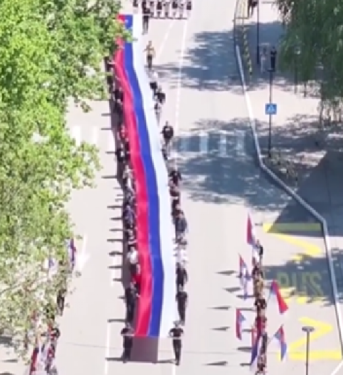 STOTINE VERNIKA POD SRPSKOM TROBOJKOM, VELIČANSTVEN PRIZOR! Praznik okupio verujuć narod u Prijepolju, litije u čast Svetog Vasilija Ostroškog (VIDEO)